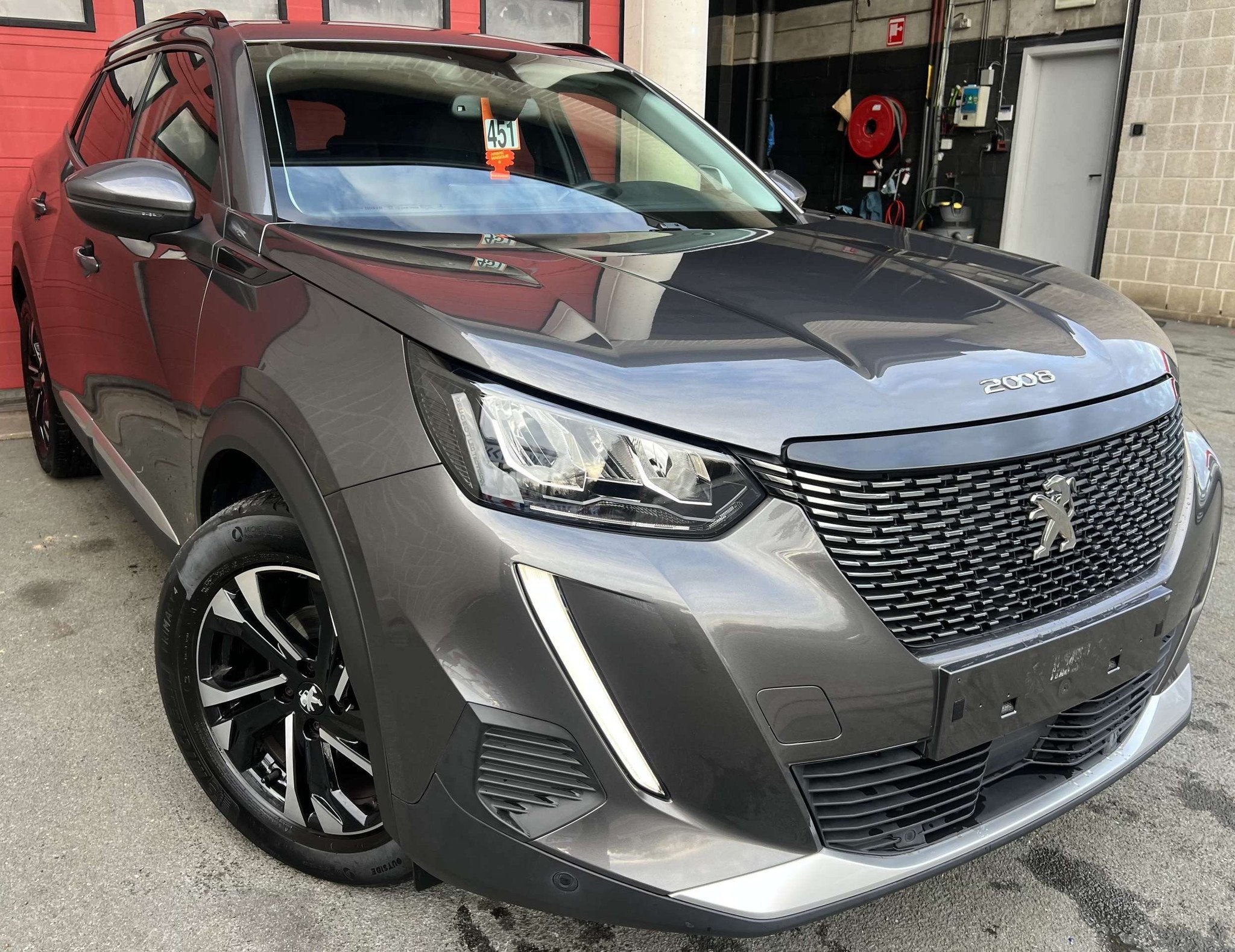 Peugeot 2008 1.2 PureTech Allure S + CAMÉRA + NAVI + CUIR, Cuir, Argent ou Gris, Achat, Euro 6