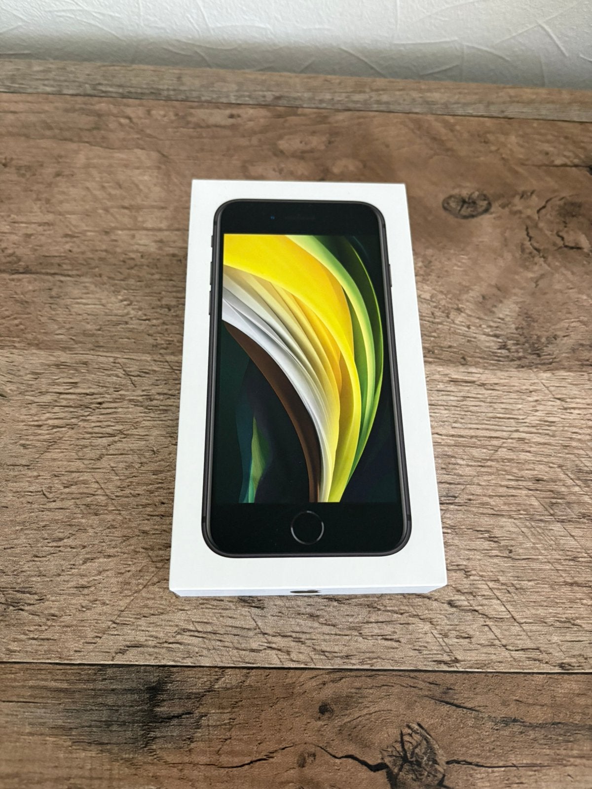 Krasvrije iPhone SE 64GB met iOS 26.4.2 & originele doos, Telecommunicatie, Mobiele telefoons | Apple iPhone, Gebruikt, Zwart