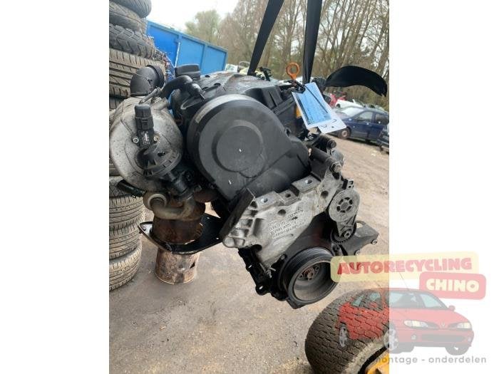 Motor van een Volkswagen Caddy, Gebruikt, -, Volkswagen, -