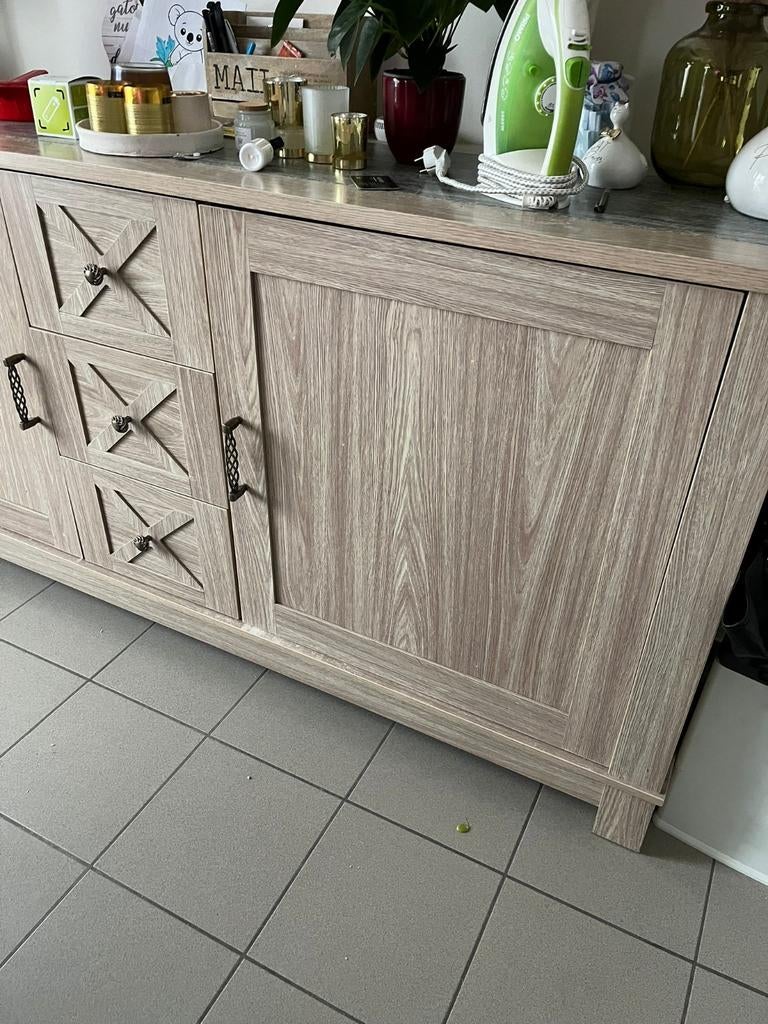 Kast en Tafel en stoelen, Ophalen