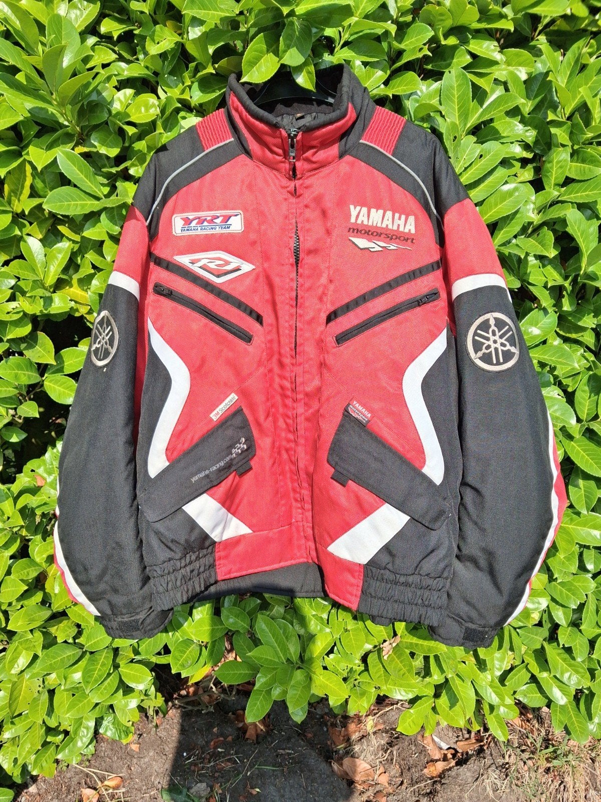 Motorsportvest YAMAHA racing team, Motoren, Ophalen