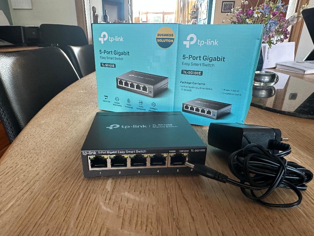 TP-link 5-port Gigabit TL-SG105E, Computers en Software, Ophalen of Verzenden, Zo goed als nieuw