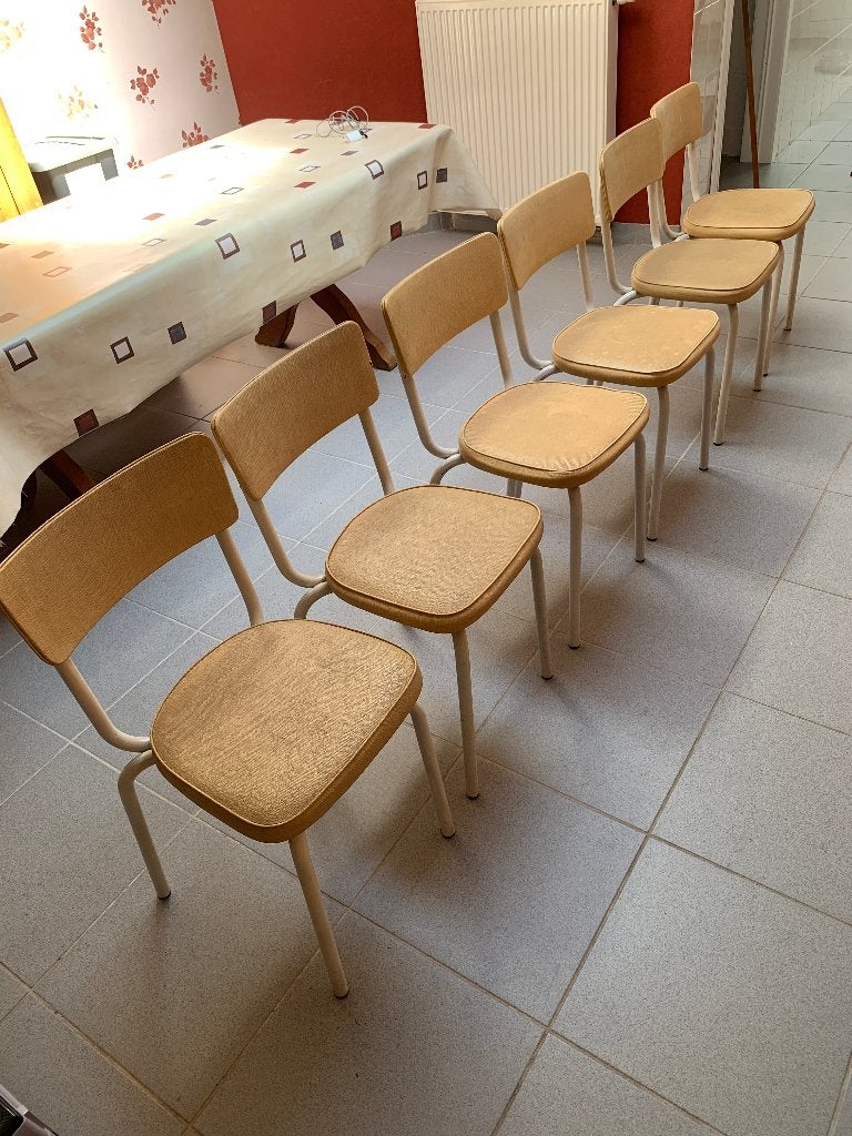6 Chaises Meurop, Enlèvement