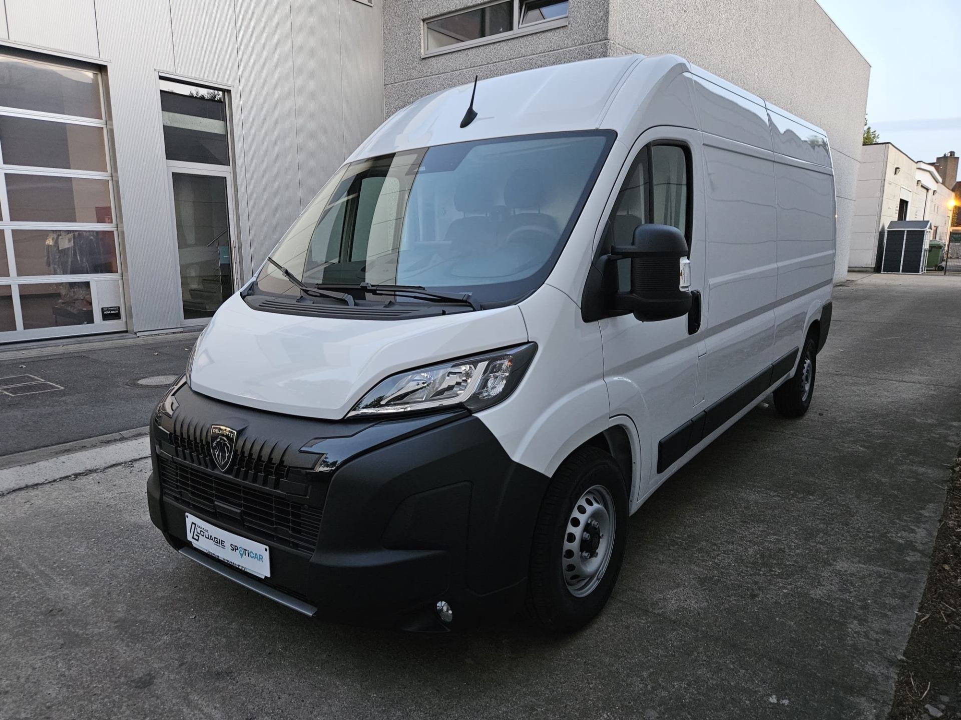 Peugeot Boxer 2.2 diesel automaat 180 pk 435 L3H2 LIGHT DUTY, Automaat, Stof, Overige kleuren, Bedrijf