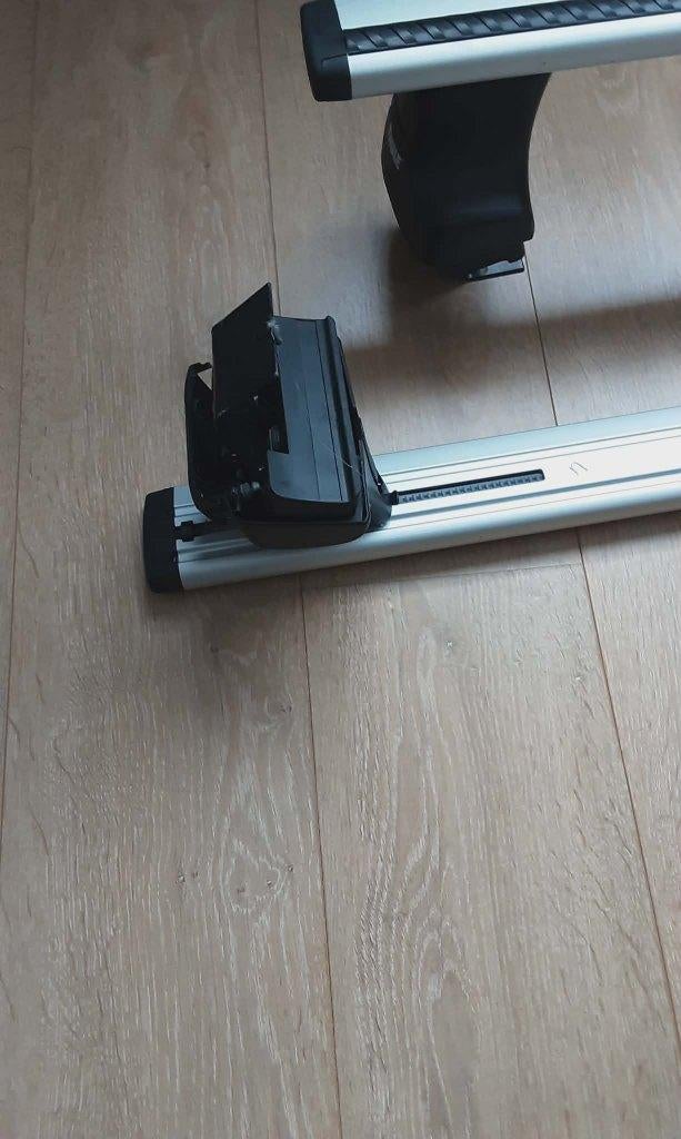 THULE wingbar evo aluminium, Ophalen, Gebruikt