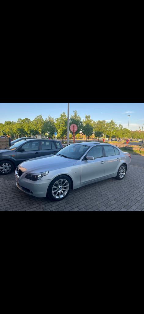 BMW 520DA, option complète, automatique, Autos, BMW, Cuir, Carnet d'entretien, Automatique, Euro 4