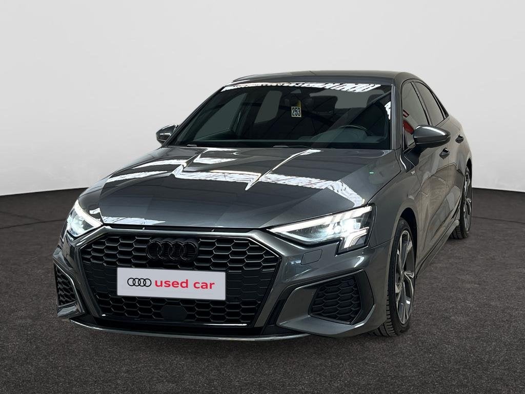 Audi A3 Sedan A3 30 TFSI S line S tronic, Autos, Audi, Argent ou Gris, Achat, Cruise Control, Autre carrosserie