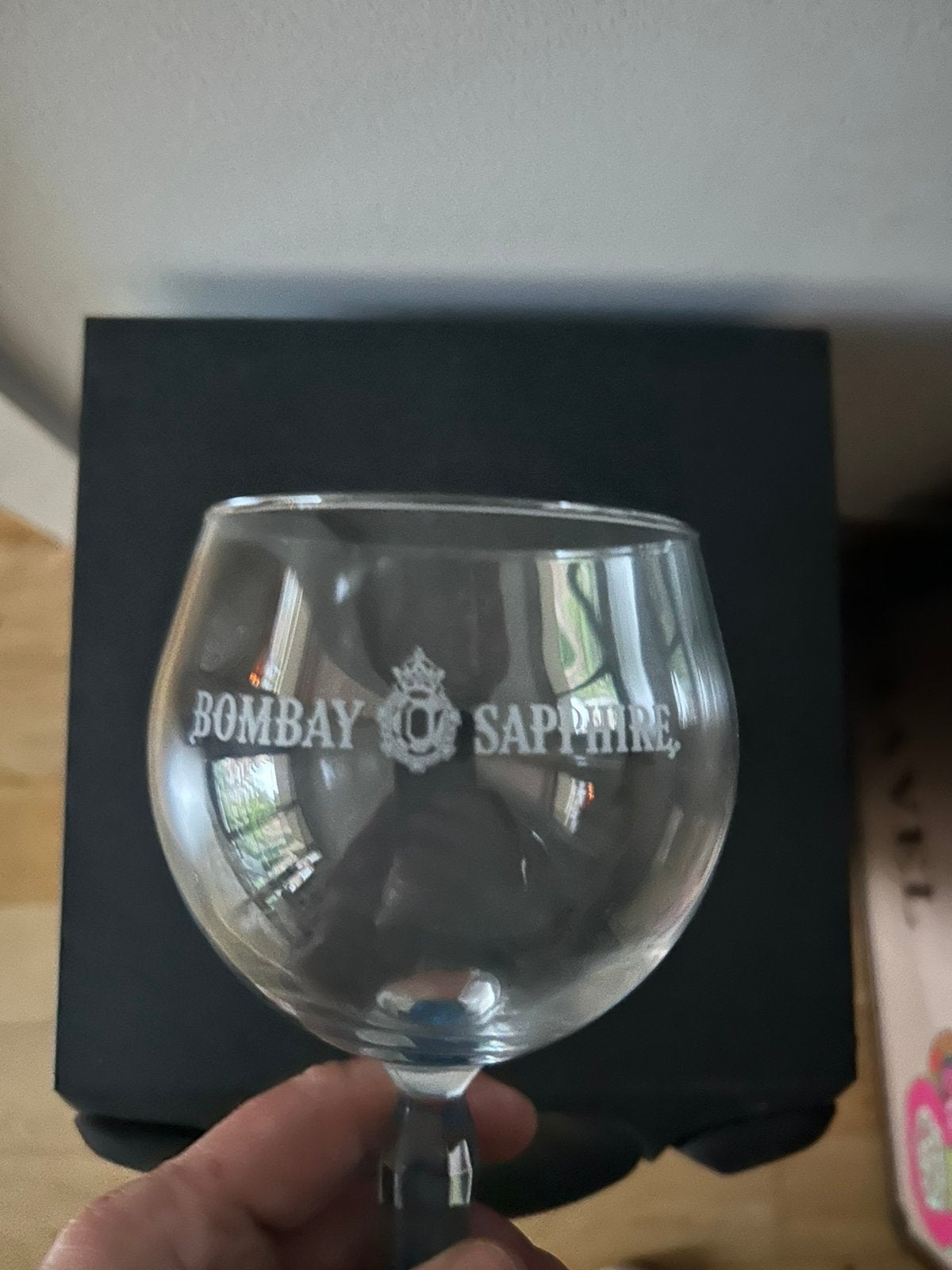 Glas Bombay Sapphire met vierkante voet H19cm, Ophalen, Zo goed als nieuw