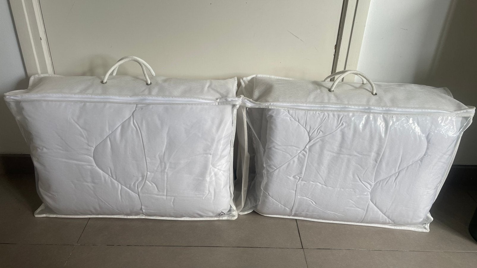 Eenpersoonsdekbed 2 stuks 140x200cm - Nieuwstaat, Ophalen, Zo goed als nieuw, Eenpersoons