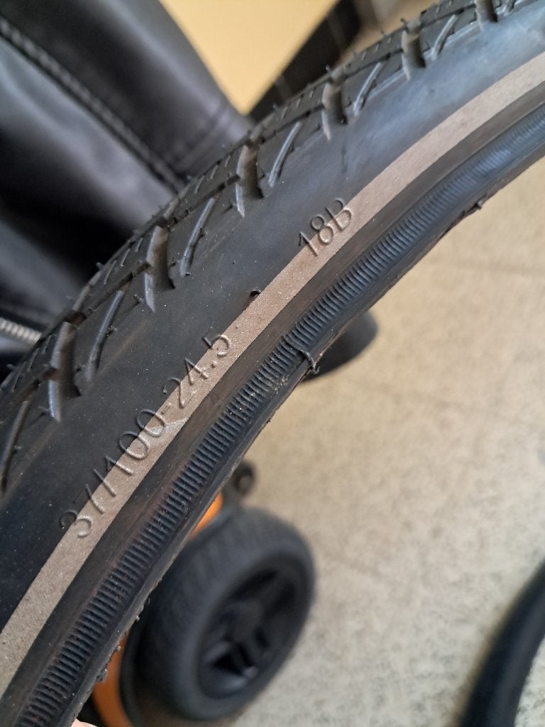 Fiets band binnen en buiten, Ophalen, Zo goed als nieuw, Band, Rubber