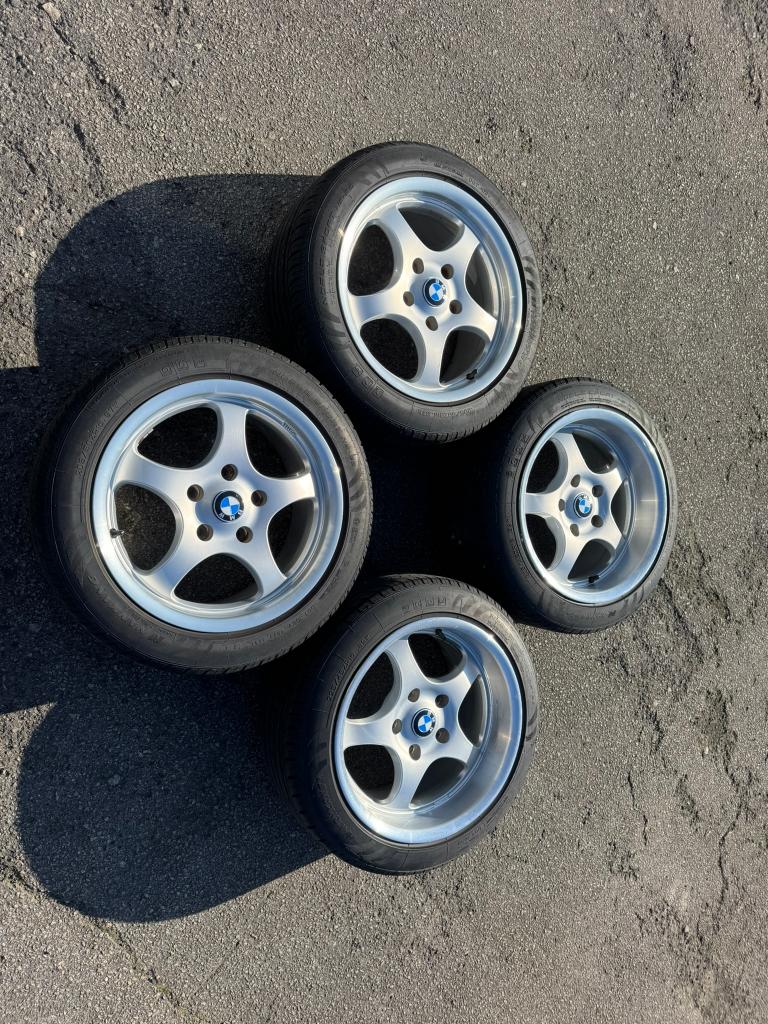 BMW ou autres jantes & pneus 225/45/16 & 205/50/16, Autos : Pièces & Accessoires, Pneus & Jantes, Pneus et Jantes, 16 pouces, Pneus été
