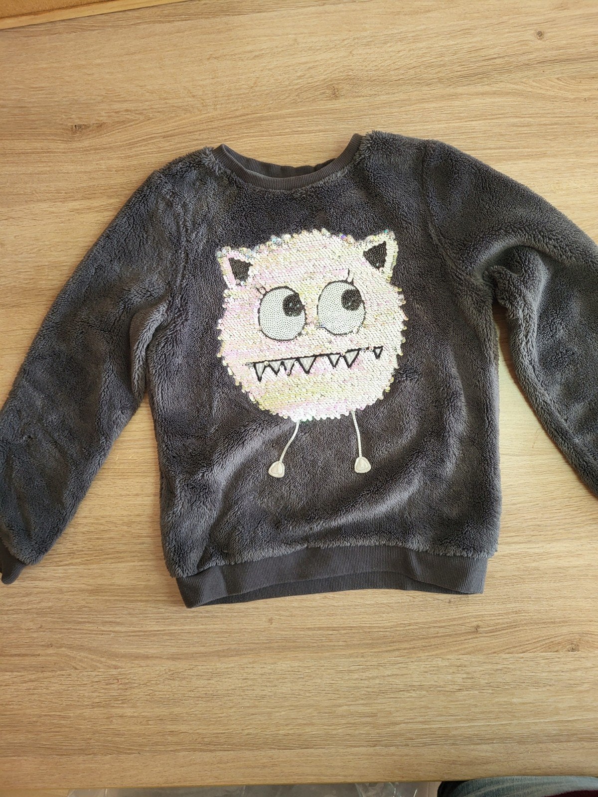 Trui met monstertje 122/128, Kinderen en Baby's, Kinderkleding | Maat 122, Ophalen of Verzenden, Gebruikt, H&M, Trui of Vest