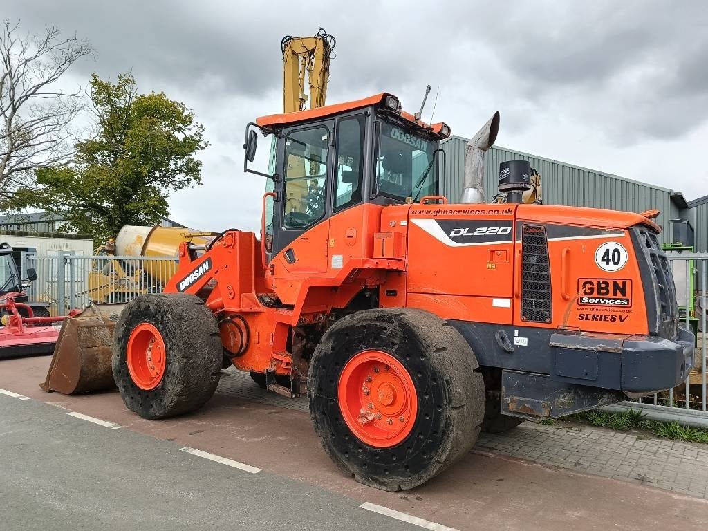 Doosan DL 220 DL200 DL250 DL180 shovel wiellader loader, Articles professionnels, Chargeuse sur pneus ou Chouleur
