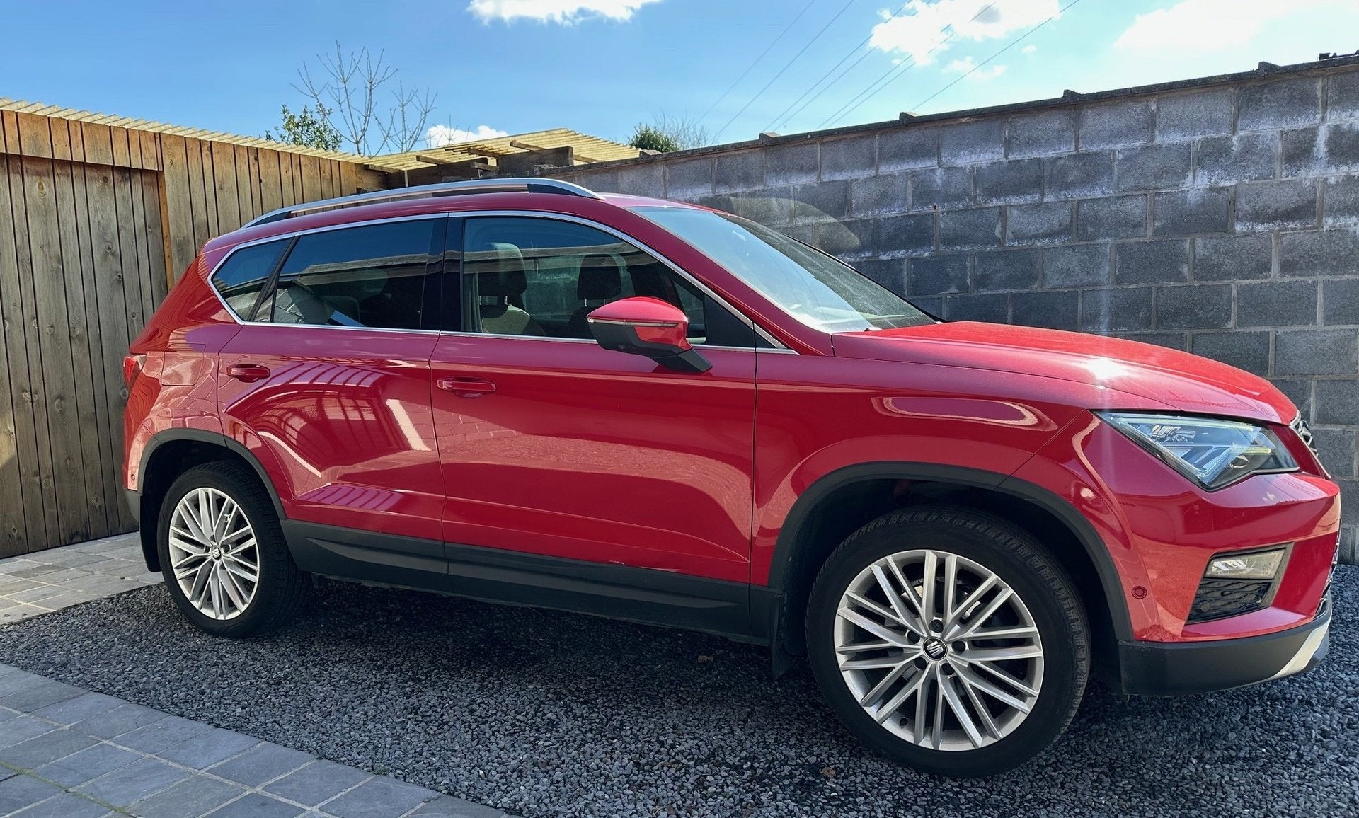 Seat Ateca 1.5 TSI Xcellence Pano Keyless Led Navi Camera, Auto's, Voorwielaandrijving, 4 cilinders, Ateca, https://public.car-pass.be/vhr/e0d9f999-ce65-4985-89b5-74022f3ebf87