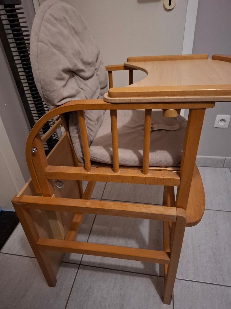 Chaise pour bébé avec table, Enfants & Bébés, Enlèvement, Utilisé, Chaise évolutive, Plateau amovible