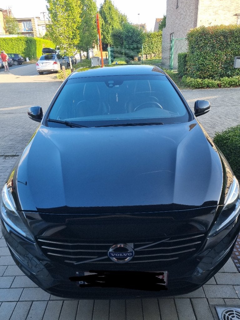 VOLVO V60  1.5 T2 Black 2018 Automatique avec 98085 km ###, Autos, Volvo, Achat, Euro 6, Entretenue par le concessionnaire, Noir