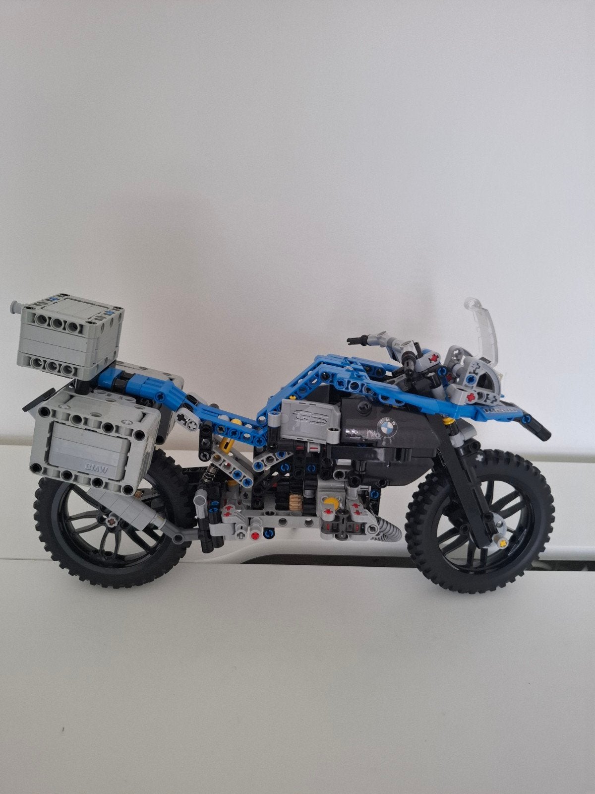 Lego 42063, Enlèvement, Moteur