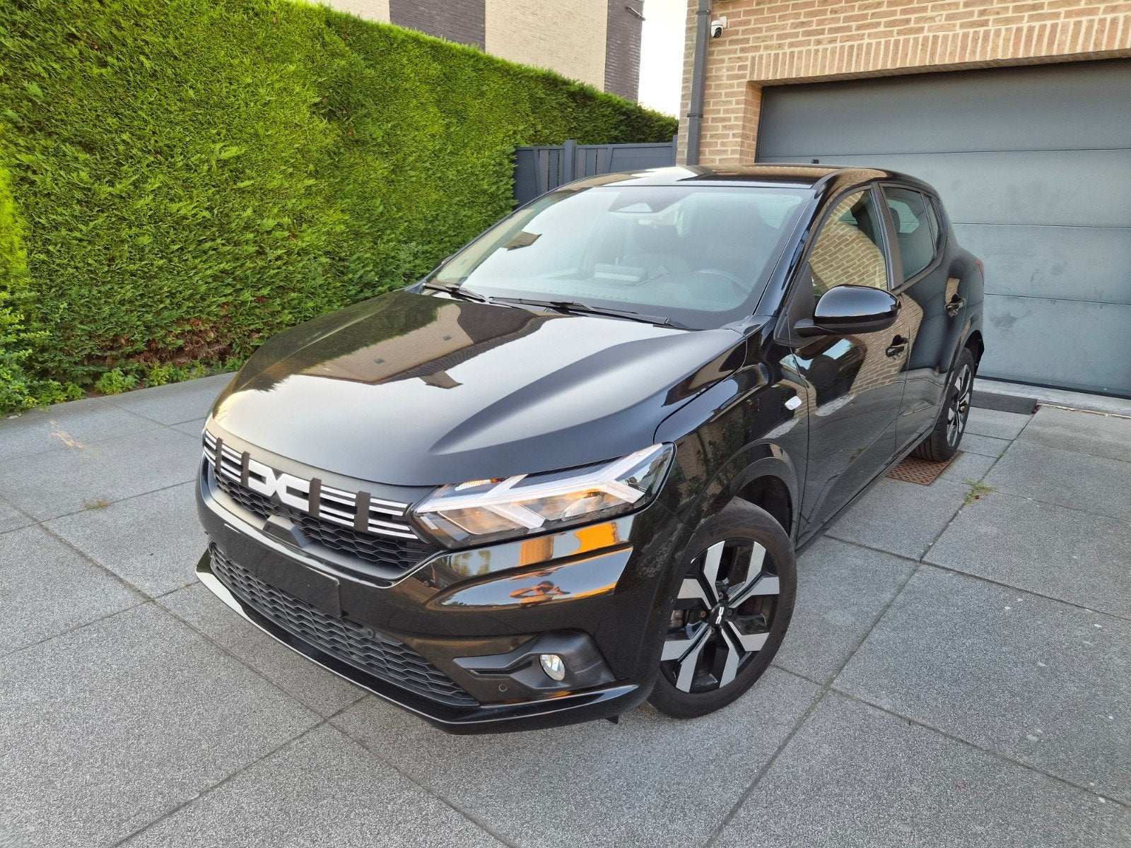 Dacia Sandero 1.0 TCe Expression CVT / LED / CAMERA / NAVI, Automaat, Stof, Euro 6, Zwart
