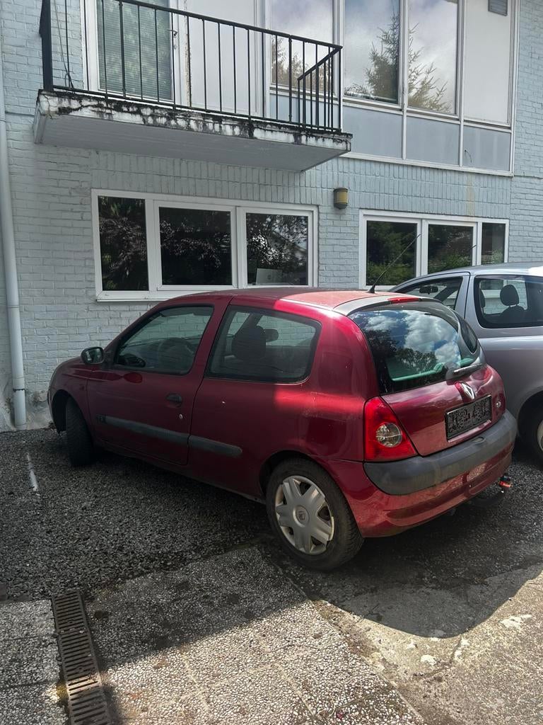 Renault clio essence 100.000km, Rouge, Achat, 750 kg, 1000 kg