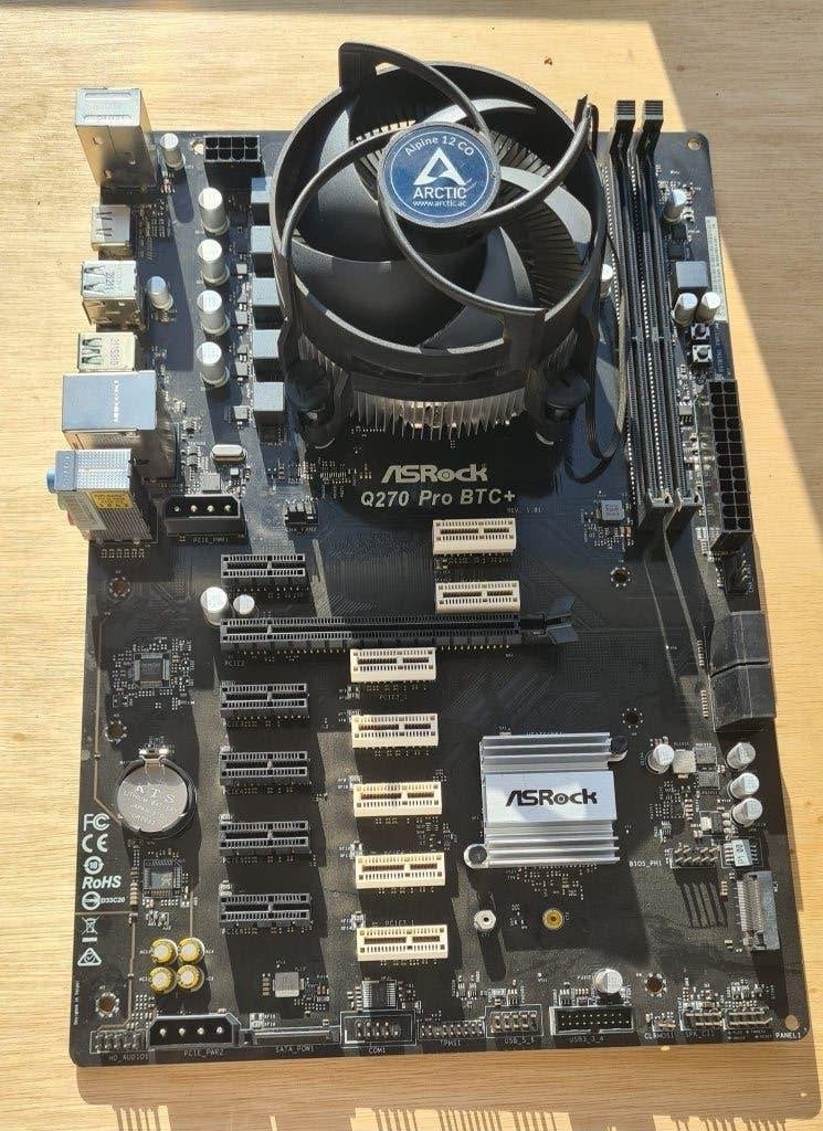 ASRock Q270 PRO BTC+ Moederbord + Intel Celeron, Computers en Software, Moederborden, Gebruikt, LGA 1151, DDR4, Ophalen of Verzenden