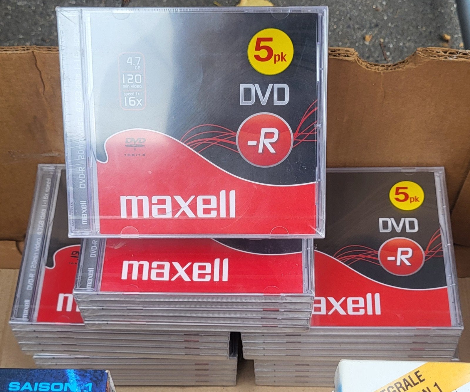 DVD-R a graver lire l'annonce, CD & DVD, Cassettes audio, Enlèvement ou Envoi, Avec boîte de rangement, étagère ou coffret, Autres genres