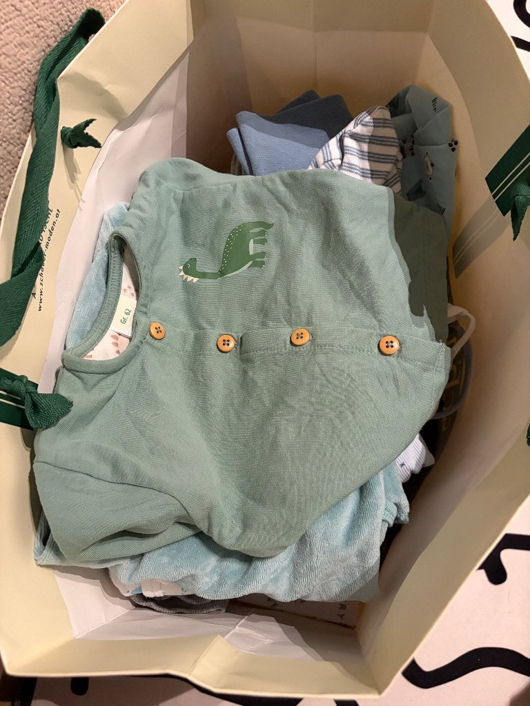 2 zakken kinderkleding maat 50/56 en 62/68, voor 15 euro, Ophalen, Zo goed als nieuw, Jongetje, Overige typen