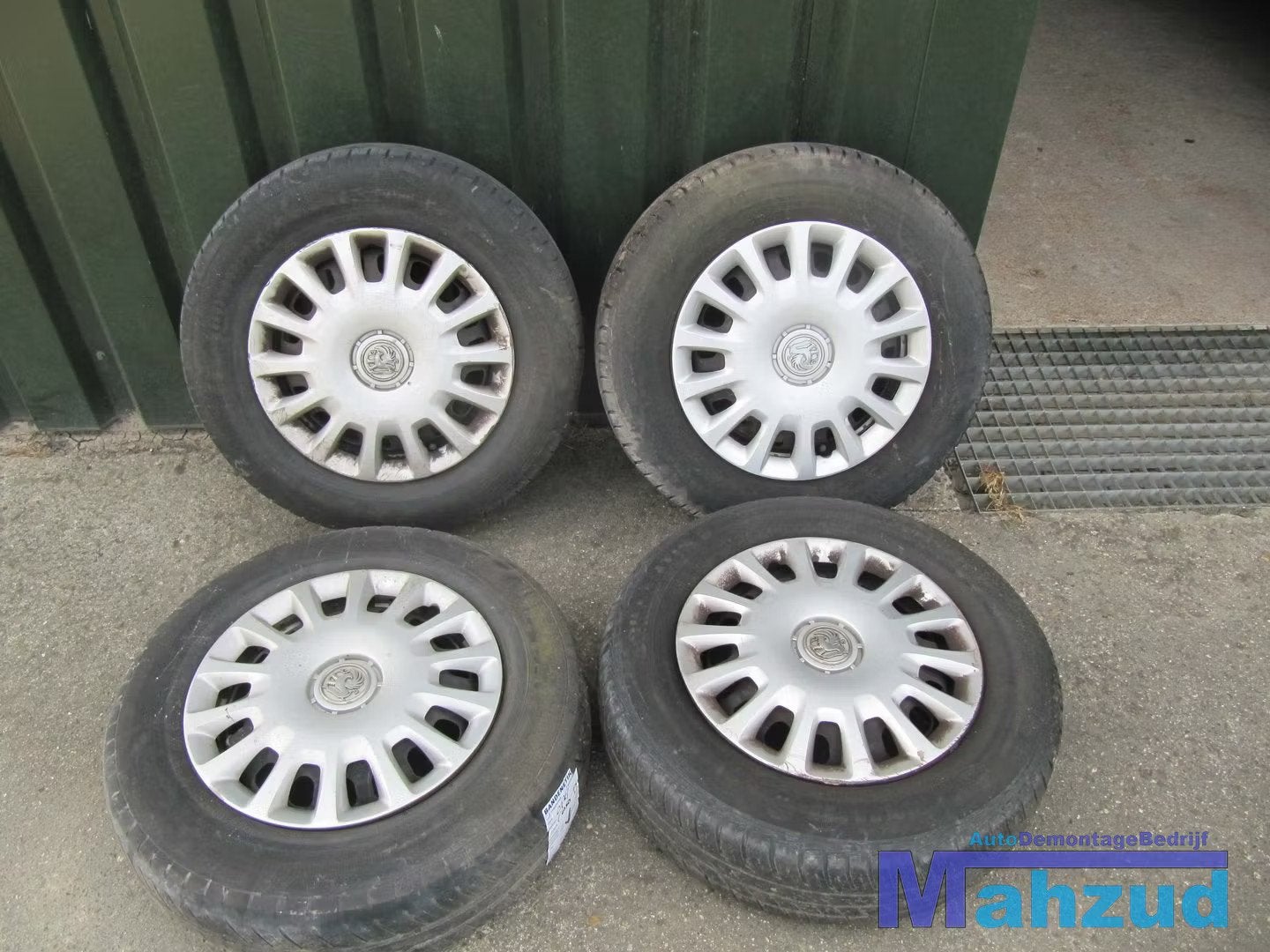 OPEL CORSA D VELGEN BANDEN 185 70 14 INCH 4X100, Gebruikt, Opel Automobile GmbH, Kontakt@opel-infoservice.de, Opel