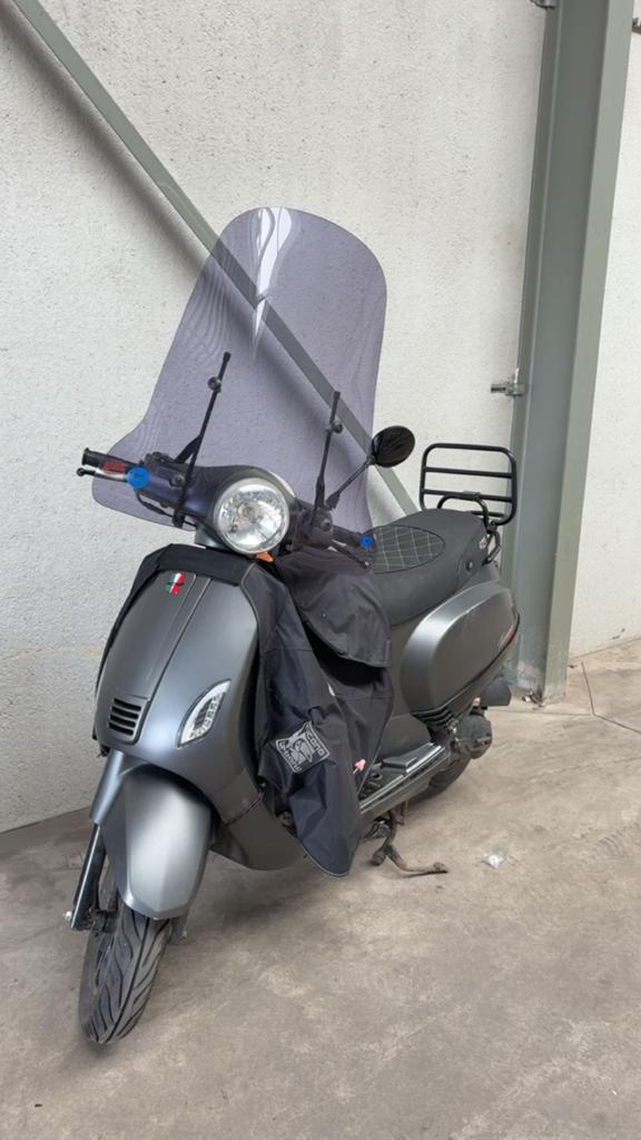 GTS Toscana Dynamic 2023 (B Klasse 80cc), Fietsen en Brommers, Ophalen, Zo goed als nieuw, Benzine, Vespa