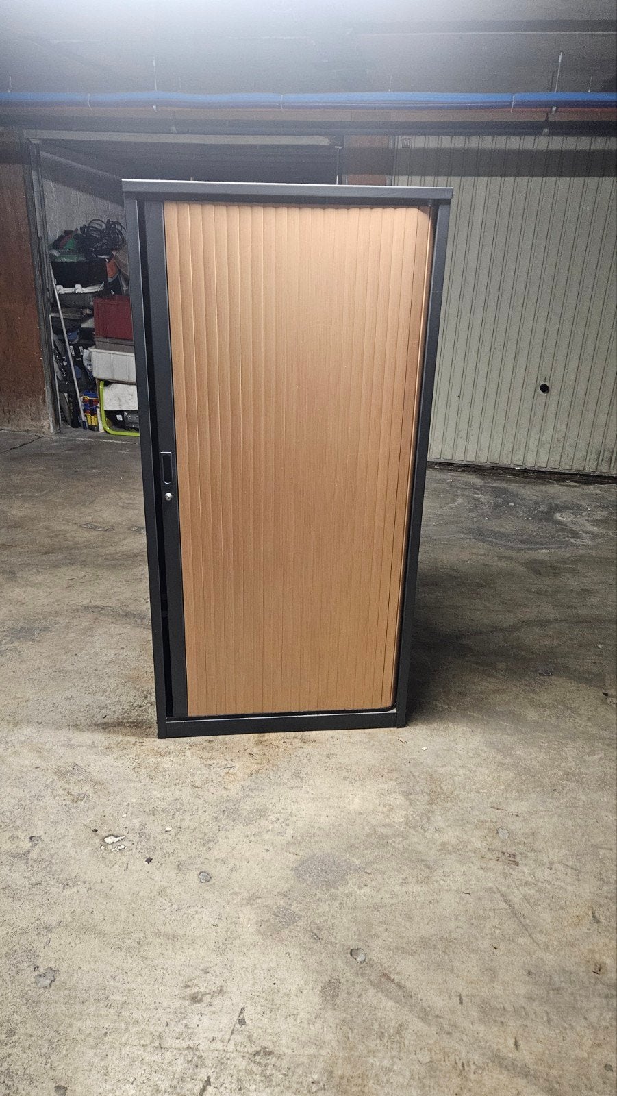 kast en goed staat  zondr sleutl160 hog 0.80 bred 0.42 deip, Ophalen, 50 tot 100 cm, Metaal, 25 tot 50 cm