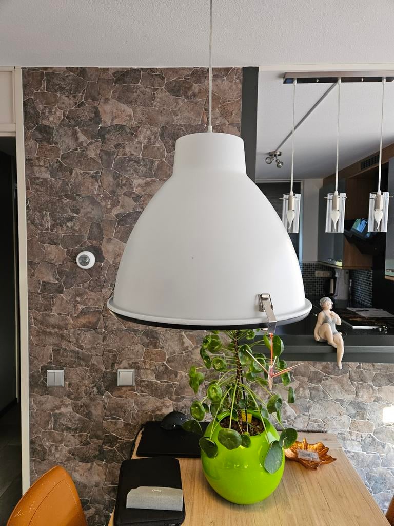 Industriële hanglamp, Ophalen