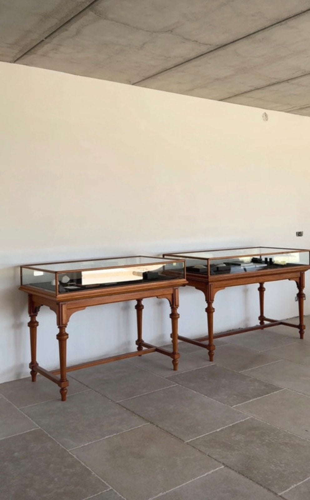 BOZAR vitrinekasten (2x), Antiek en Kunst, Ophalen