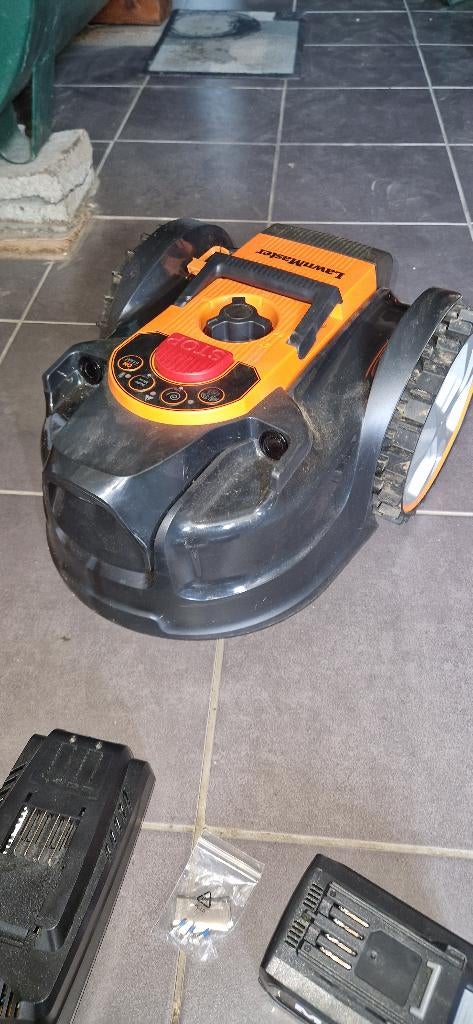 Robot tondeuse, Jardin & Terrasse, Tondeuses robotisées, Comme neuf, 20 à 25 cm, Enlèvement