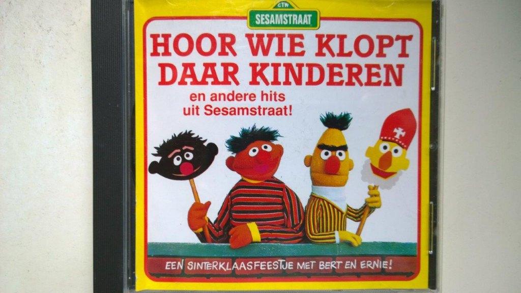 Bert En Ernie - Hoor Wie Klopt Daar Kinderen, Enlèvement ou Envoi, Comme neuf, Saint-Nicolas
