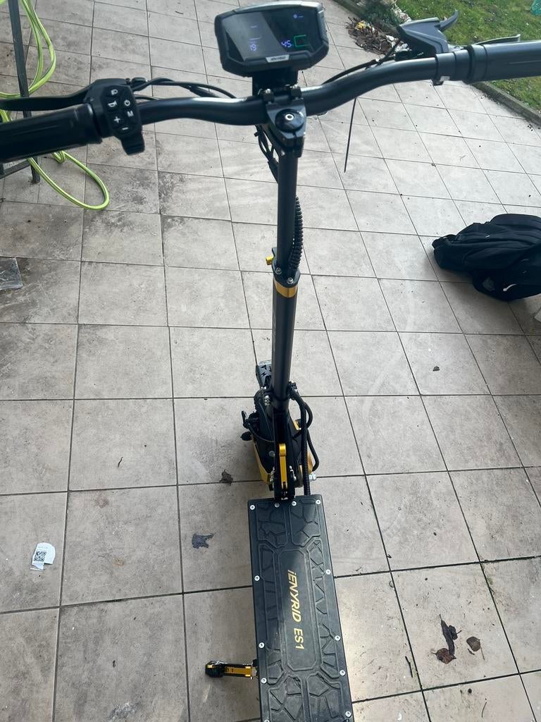 Enyrid, Vélos & Vélomoteurs, Trottinettes, Comme neuf, Enlèvement