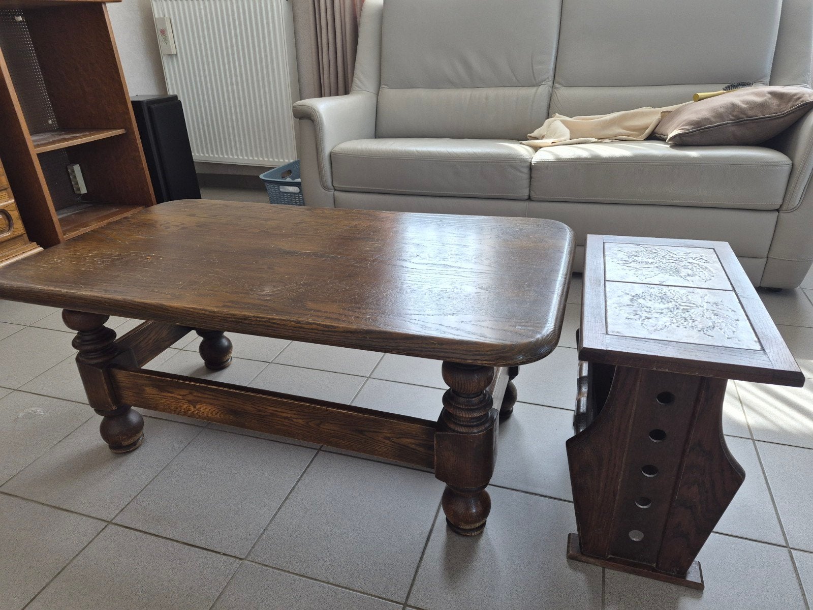 Eetplaats en salontafel, tv kast, Ophalen