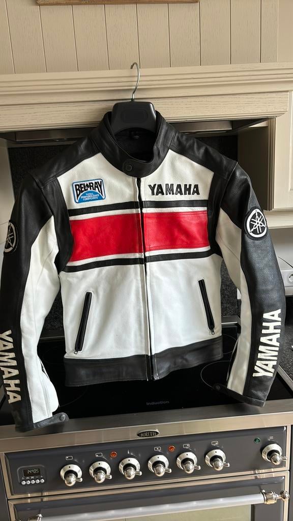 Leder vest Yamaha medium. €199 spotprijs, Motoren, Ophalen of Verzenden, Tweedehands, Heren, Jas | leer