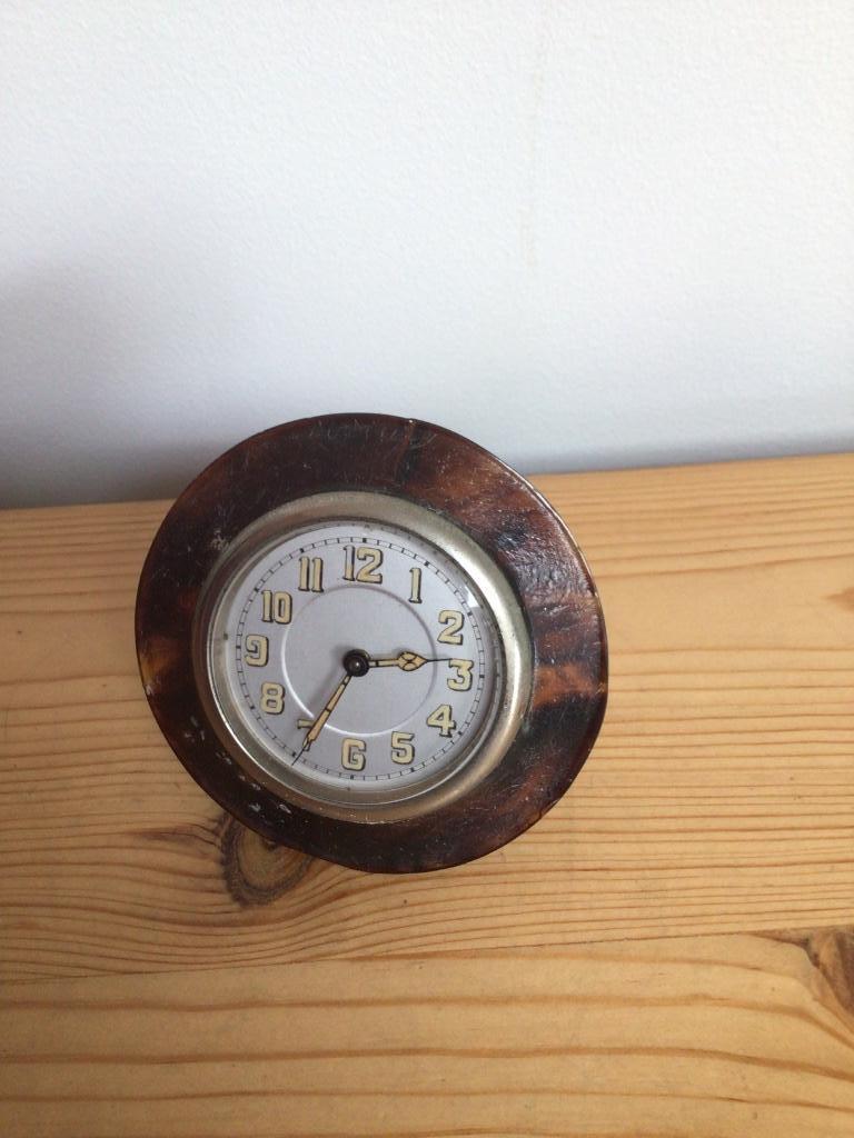 Jolie petite horloge avec cadran en écaille, Antiquités & Art, Enlèvement