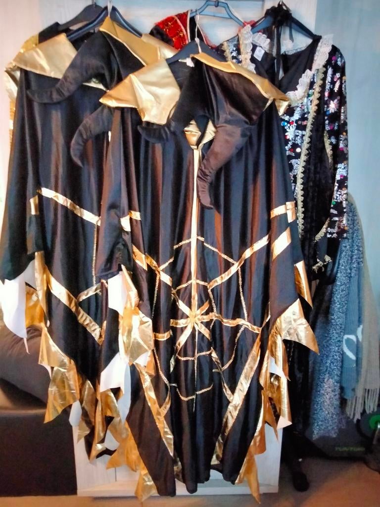 Carnaval kleding, Ophalen