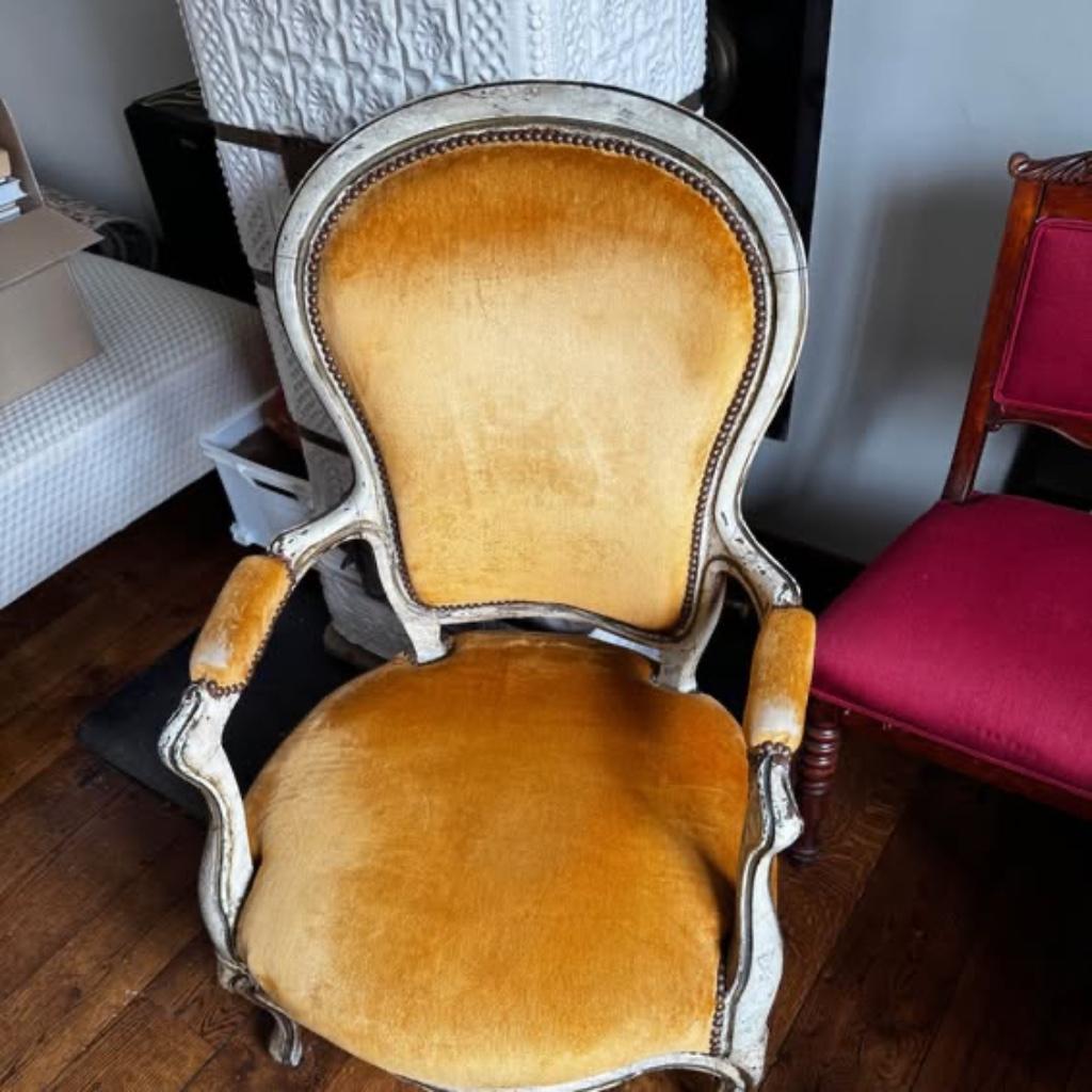 Gele stoel antiek / fauteuil, Enlèvement