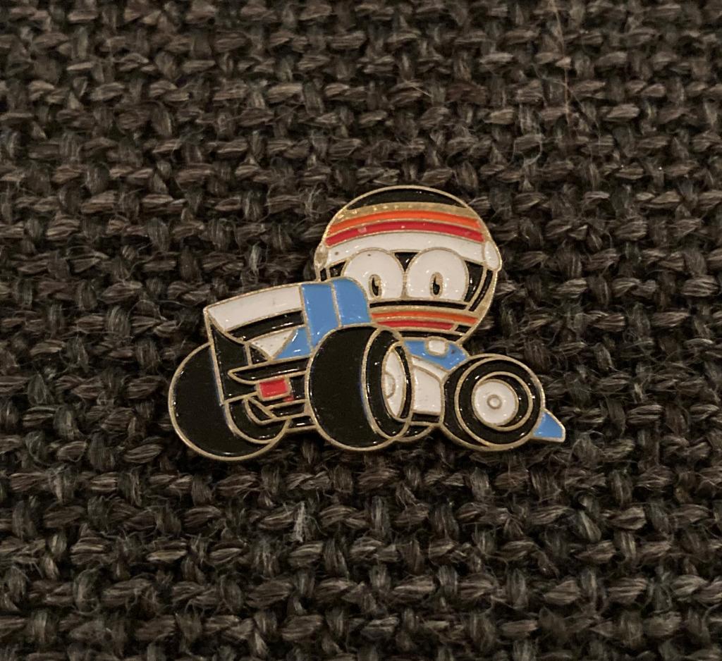 PIN - F1 - FORMULE 1 - RACING CAR, Verzenden, Gebruikt, Sport, Speldje of Pin