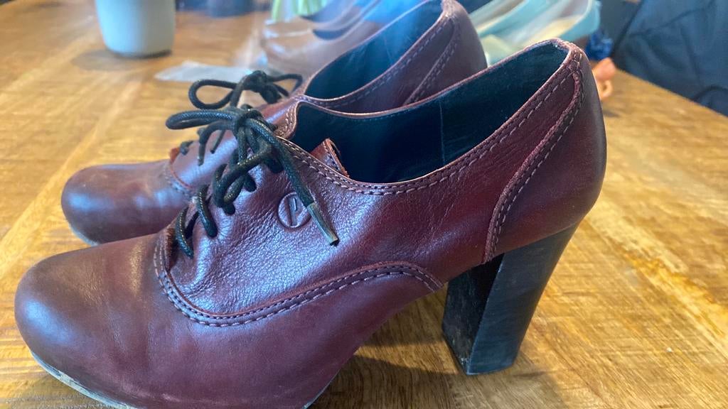 Très belles chaussures bordeaux à talons PiureLeather, Enlèvement ou Envoi, Autres couleurs, Chaussures à haut talons, Comme neuf
