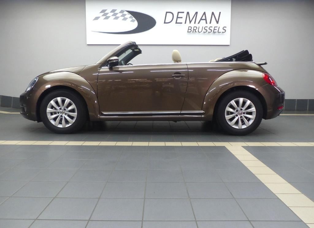 Volkswagen New Beetle metaalbruin Cab 1.2 TSI, Voorwielaandrijving, 4 cilinders, Bedrijf, Handgeschakeld
