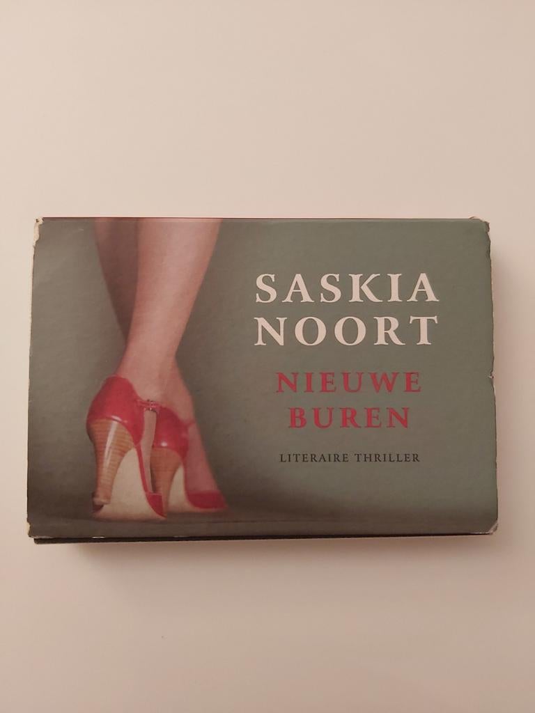 Saskia Noort - Nieuwe buren - dwarsligger, Ophalen of Verzenden, Saskia Noort