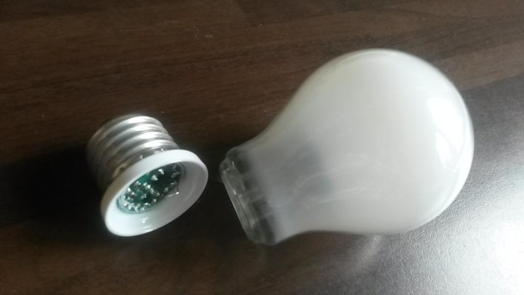 Ampoule LED Philips 7W 806lm 2700K (à réparer), Enlèvement, Utilisé, LED