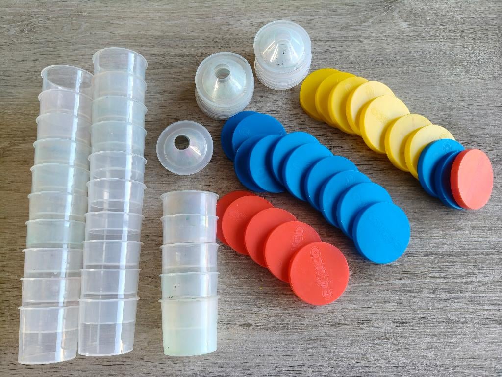 25 verfpotjes / waterpotjes / anti-knoeibekers met deksel, Ophalen