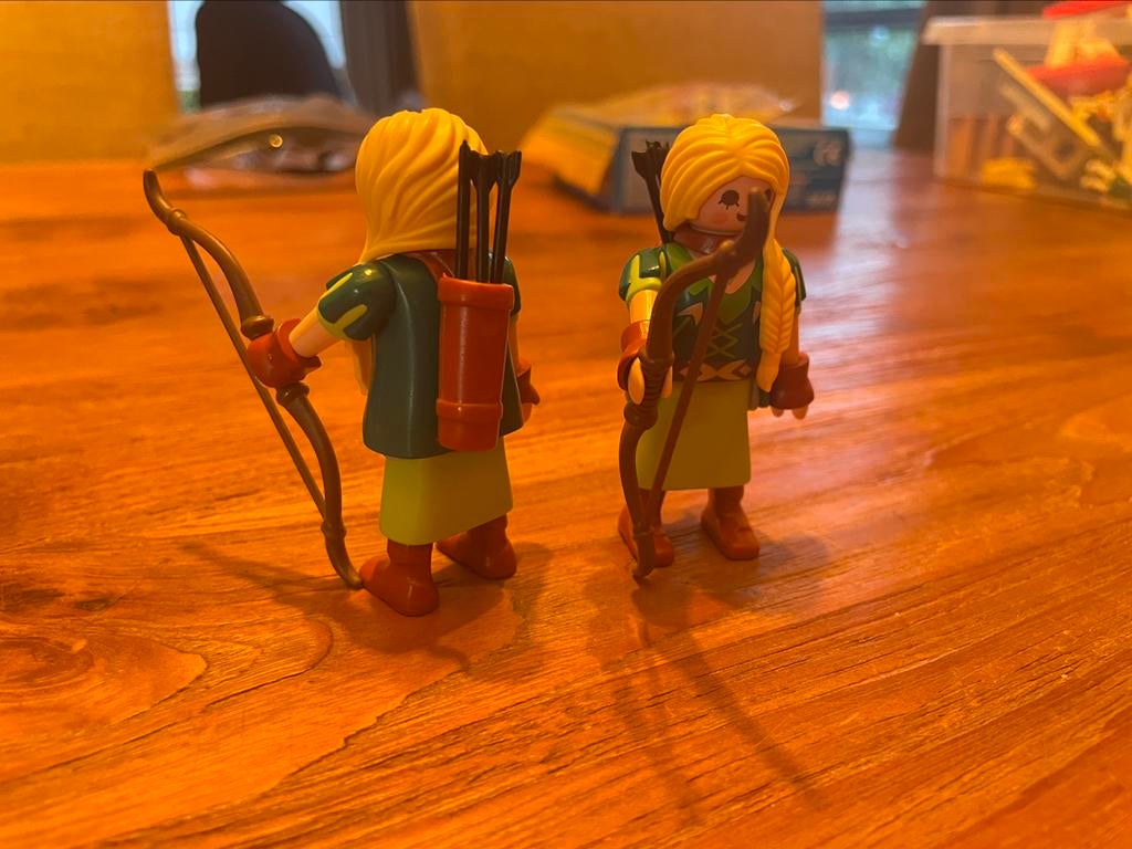 Playmobil 9147 figures series 11 girls pijl en boog, Ophalen of Verzenden, Zo goed als nieuw, Complete set