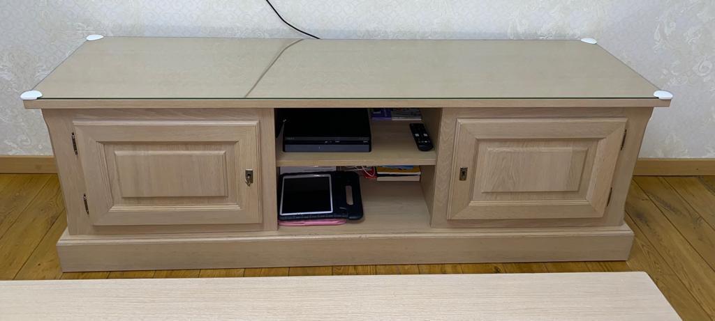 Tv kast, salontafel en vitrine eik hout, Ophalen, Zo goed als nieuw
