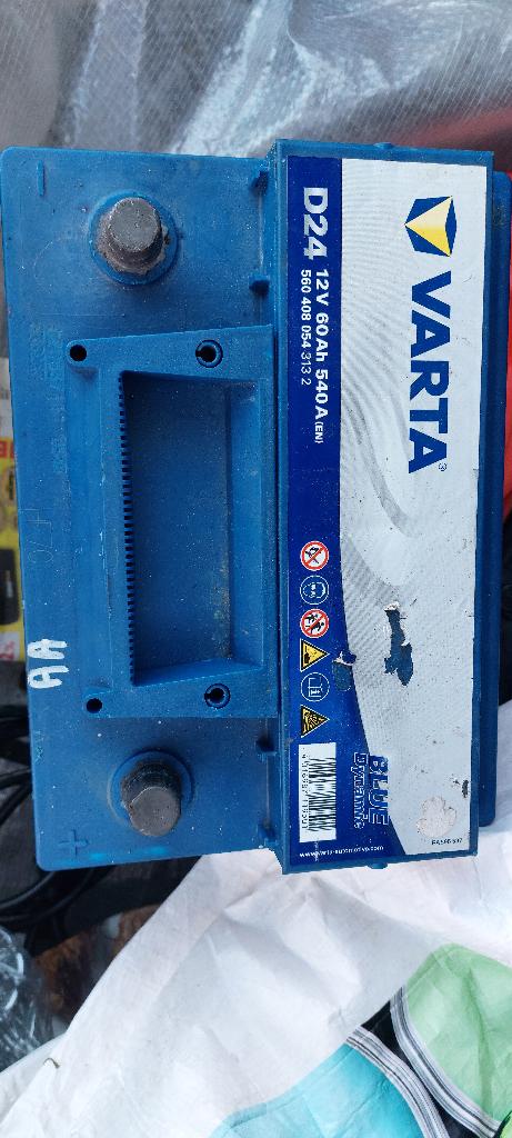 Batterie Varta 12V 60 Ah 540 A, Autos : Pièces & Accessoires, Enlèvement, Utilisé