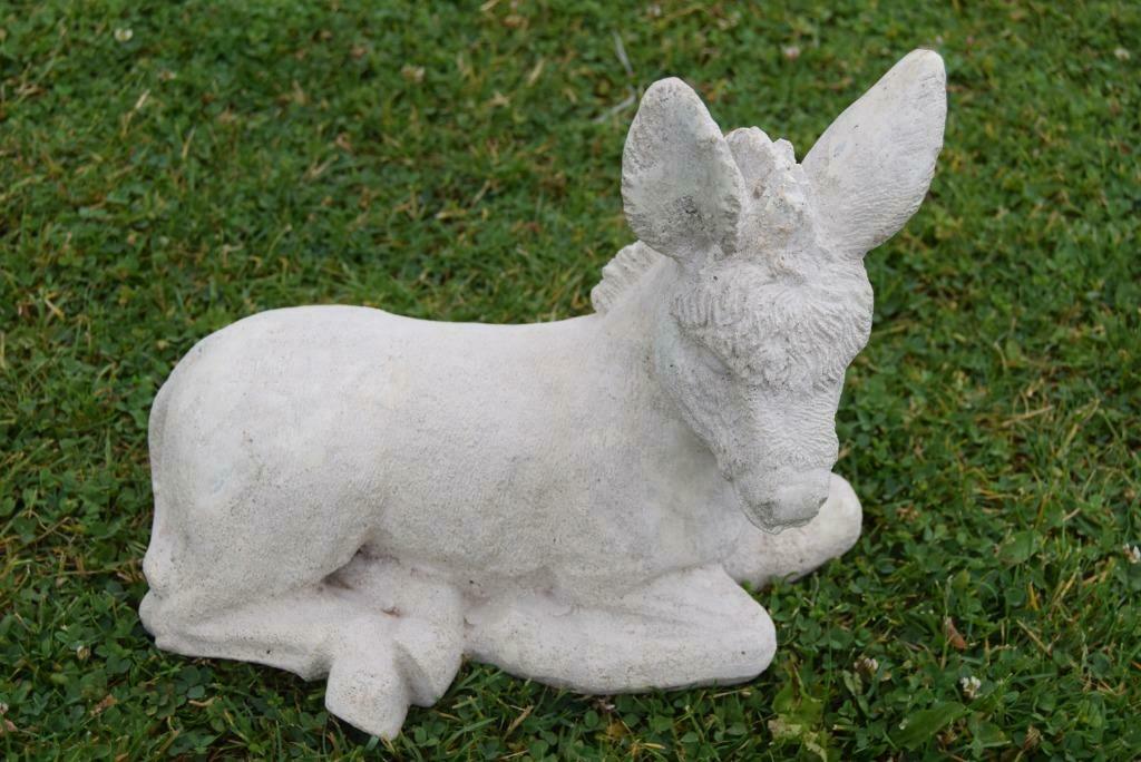 Ezel, cadichon in gepatineerde steen, Tuin en Terras, Tuinbeelden, Ophalen of Verzenden, Zo goed als nieuw, Steen, Dierenbeeld
