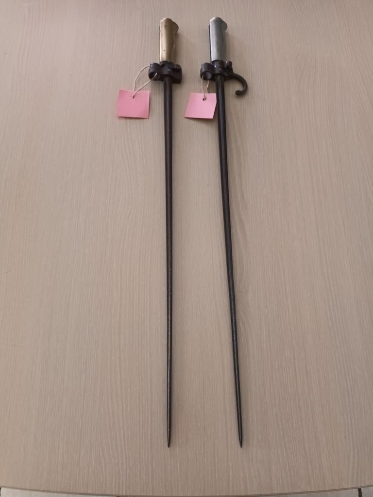 Set Franse bajonetten militaire legermilitaria, Verzamelen, Ophalen of Verzenden